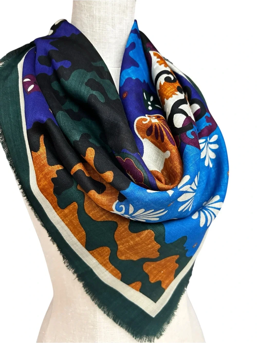 Christian Dior Écharpes Abstract Floral 100% Wool Fringe Scarf 34.5” Square